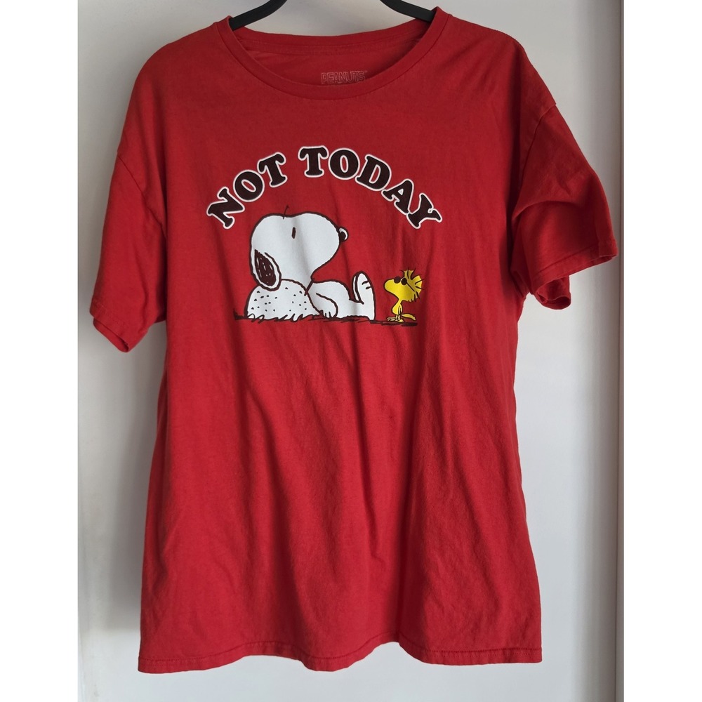 Peanuts Hybrid T-Shirt Men's L Red Cartoon Graphic Print Short Sleeve Cotton